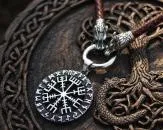 Wolf leather chain Vegvisir